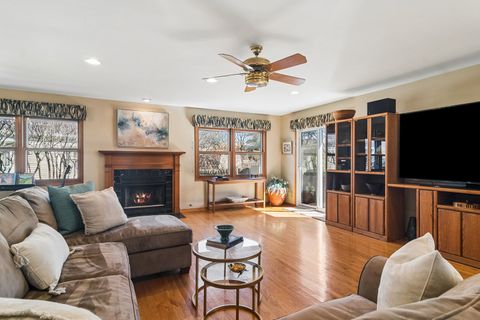 Tiny photo for 302 Chateau Drive, Buffalo Grove, IL 60089 (MLS # 12593870)