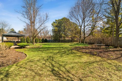 Tiny photo for 302 Chateau Drive, Buffalo Grove, IL 60089 (MLS # 12593870)