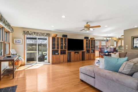 Tiny photo for 302 Chateau Drive, Buffalo Grove, IL 60089 (MLS # 12593870)