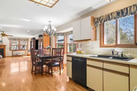 Tiny photo for 302 Chateau Drive, Buffalo Grove, IL 60089 (MLS # 12593870)