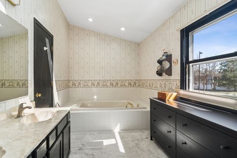 Tiny photo for 302 Chateau Drive, Buffalo Grove, IL 60089 (MLS # 12593870)