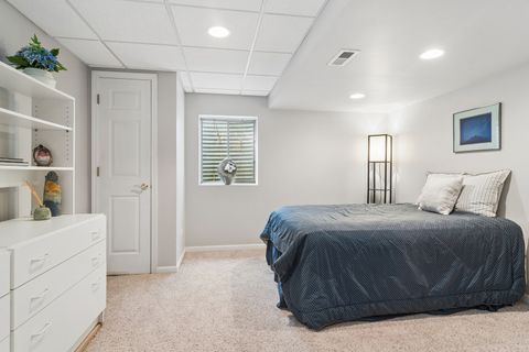 Tiny photo for 302 Chateau Drive, Buffalo Grove, IL 60089 (MLS # 12593870)