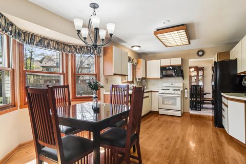 Tiny photo for 302 Chateau Drive, Buffalo Grove, IL 60089 (MLS # 12593870)