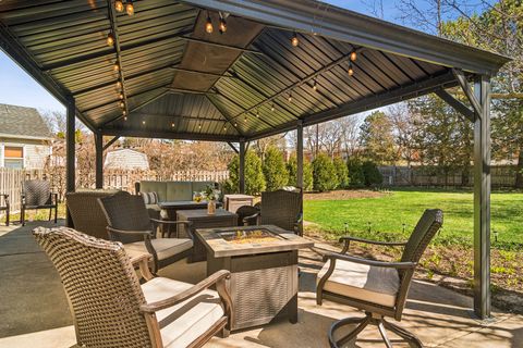 Tiny photo for 302 Chateau Drive, Buffalo Grove, IL 60089 (MLS # 12593870)