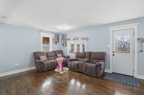 Tiny photo for 4815 S Lotus Avenue, Chicago, IL 60638 (MLS # 12565976)