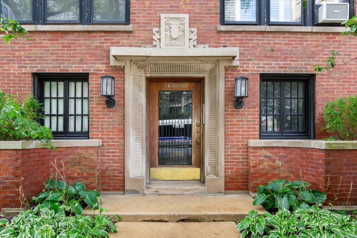 1633 E Hyde Park Boulevard 1D