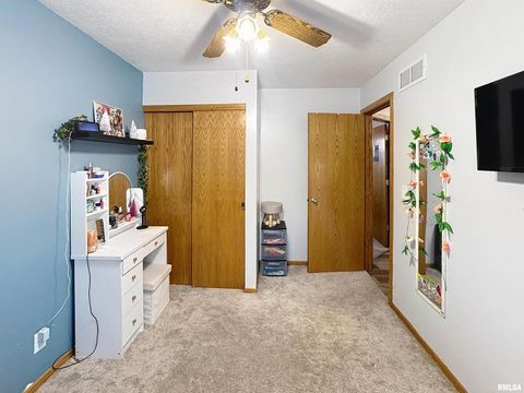 Tiny photo for 8119 10TH Street W, Rock Island, IL 61201 (MLS # QC4269960)