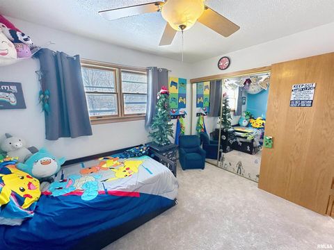 Tiny photo for 8119 10TH Street W, Rock Island, IL 61201 (MLS # QC4269960)