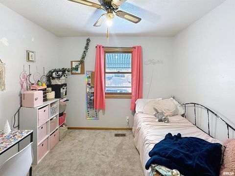 Tiny photo for 8119 10TH Street W, Rock Island, IL 61201 (MLS # QC4269960)