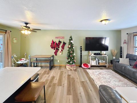 Tiny photo for 8119 10TH Street W, Rock Island, IL 61201 (MLS # QC4269960)