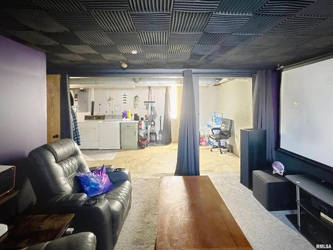 Tiny photo for 8119 10TH Street W, Rock Island, IL 61201 (MLS # QC4269960)