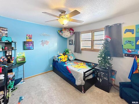 Tiny photo for 8119 10TH Street W, Rock Island, IL 61201 (MLS # QC4269960)