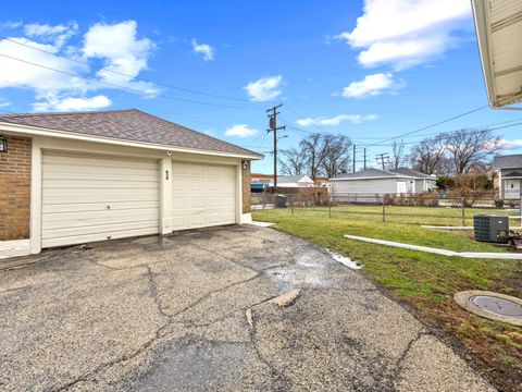 Tiny photo for 2610 Glos Avenue, Bellwood, IL 60104 (MLS # 12586885)