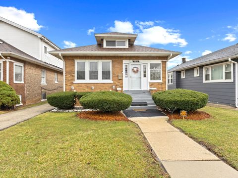 Photo of 2610 Glos Avenue, Bellwood, IL 60104 (MLS # 12586885)