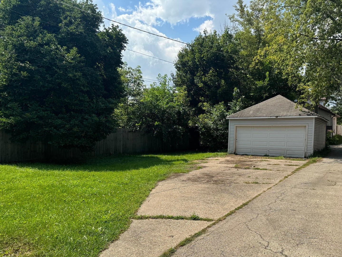 838 Hickory Street