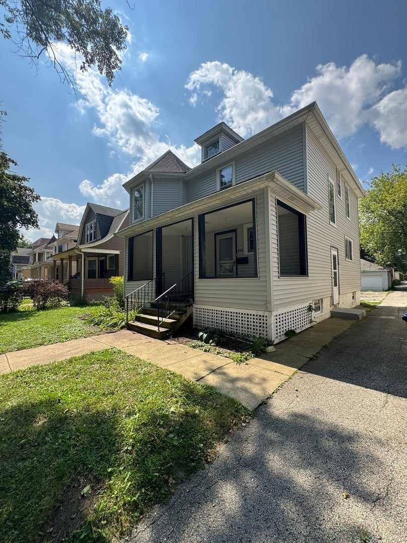 838 Hickory Street