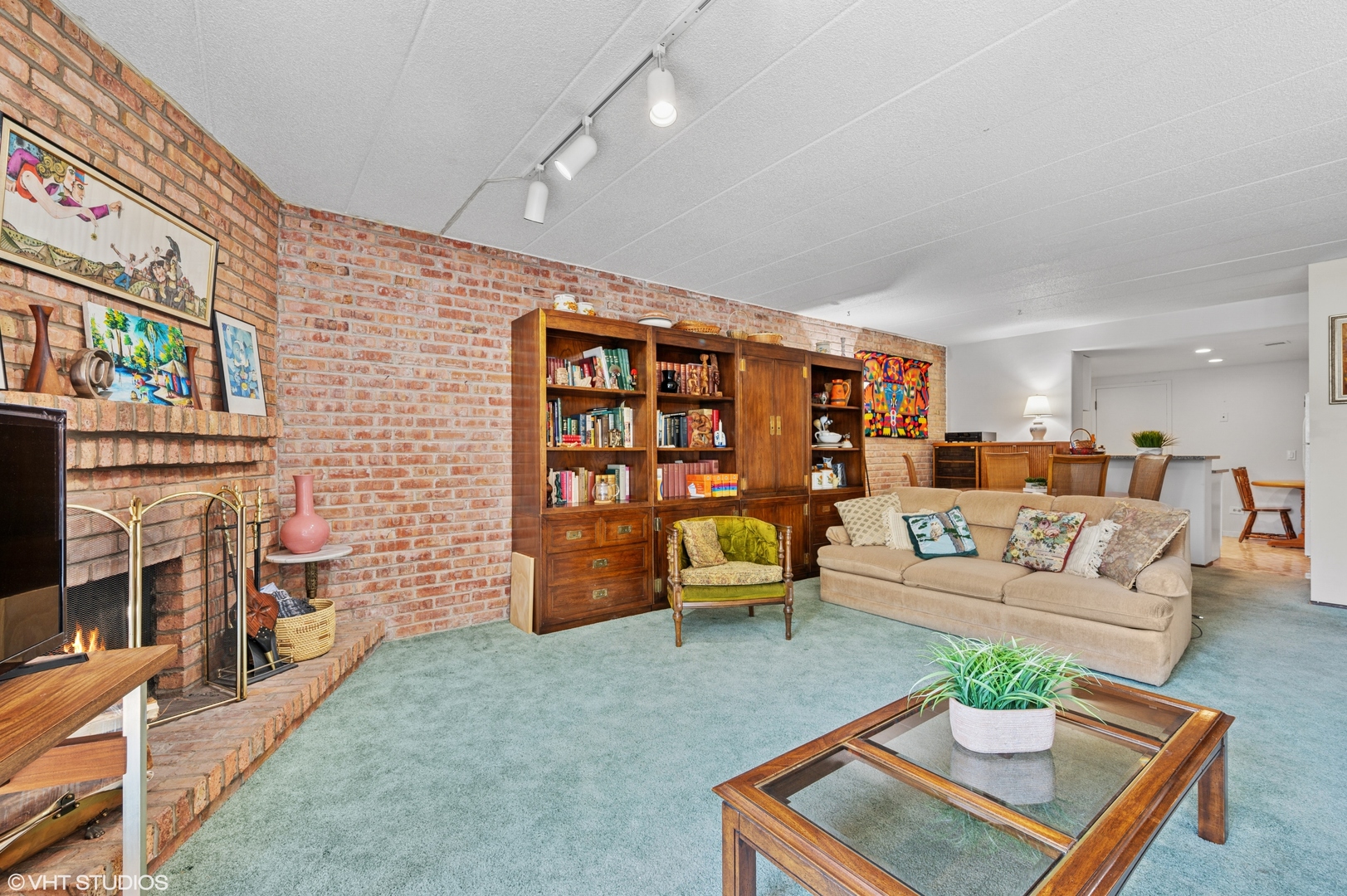 651 W Sheridan Road 4D