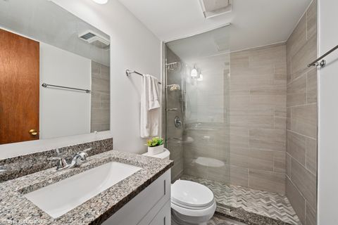 Tiny photo for 651 W Sheridan Road #4D, Chicago, IL 60613 (MLS # 12428180)