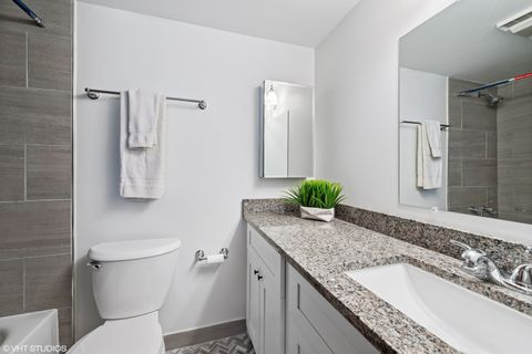 Tiny photo for 651 W Sheridan Road #4D, Chicago, IL 60613 (MLS # 12428180)