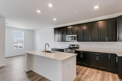 Tiny photo for 5 Harborside Way, Hawthorn Woods, IL 60047 (MLS # 12503019)