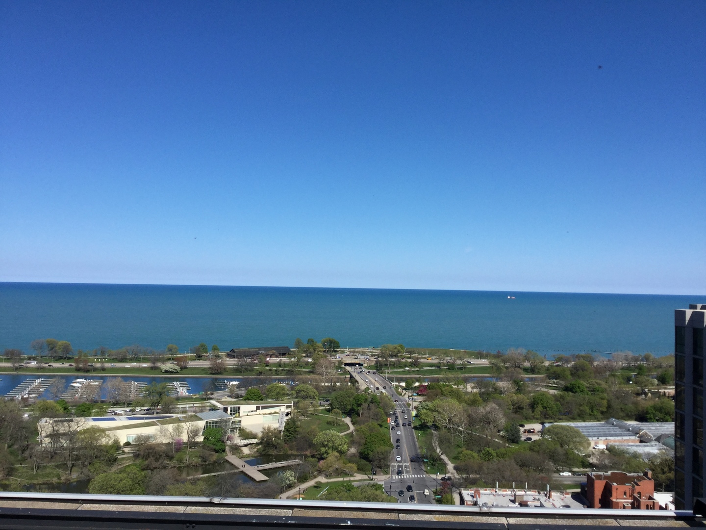 2400 N Lakeview Avenue 606