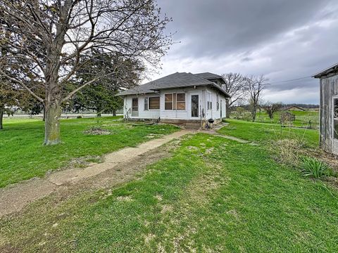 Photo of 12694 Meredosia Road, Albany, IL 61230 (MLS # 12618868)