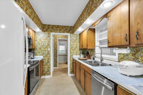 Tiny photo for 1208 W Union Street, Champaign, IL 61821 (MLS # 12478591)