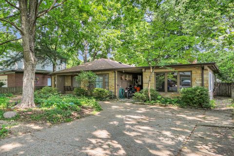 Tiny photo for 1208 W Union Street, Champaign, IL 61821 (MLS # 12478591)