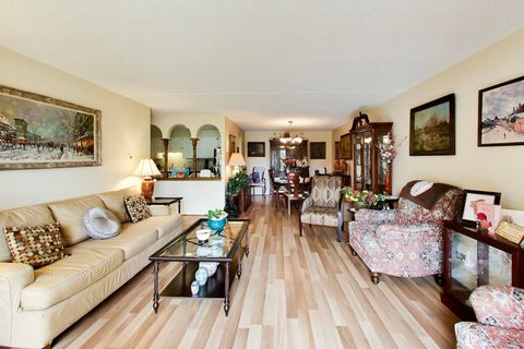 Tiny photo for 6455 W Belle Plaine Avenue #411, Chicago, IL 60634 (MLS # 12572993)