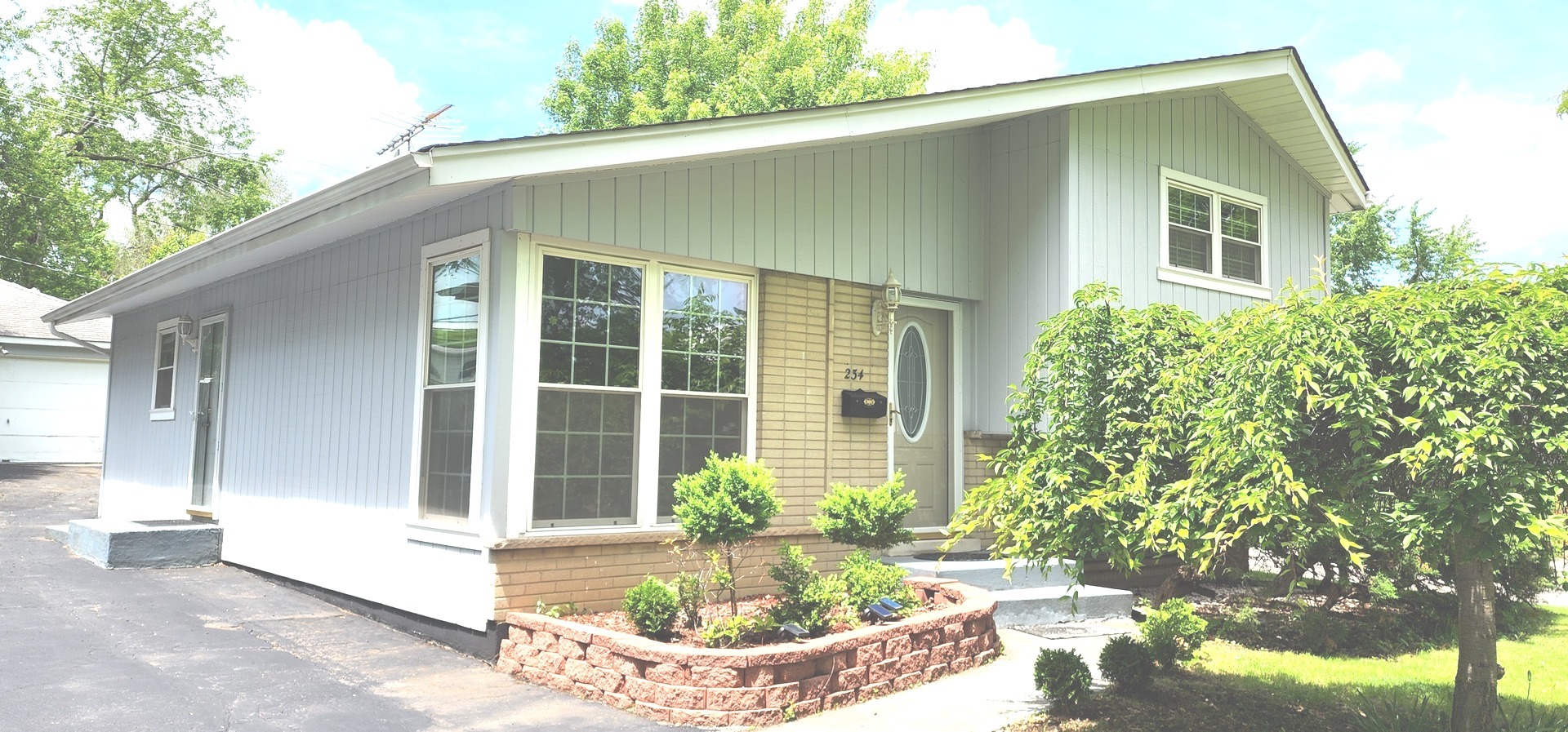 234 N Addison Road