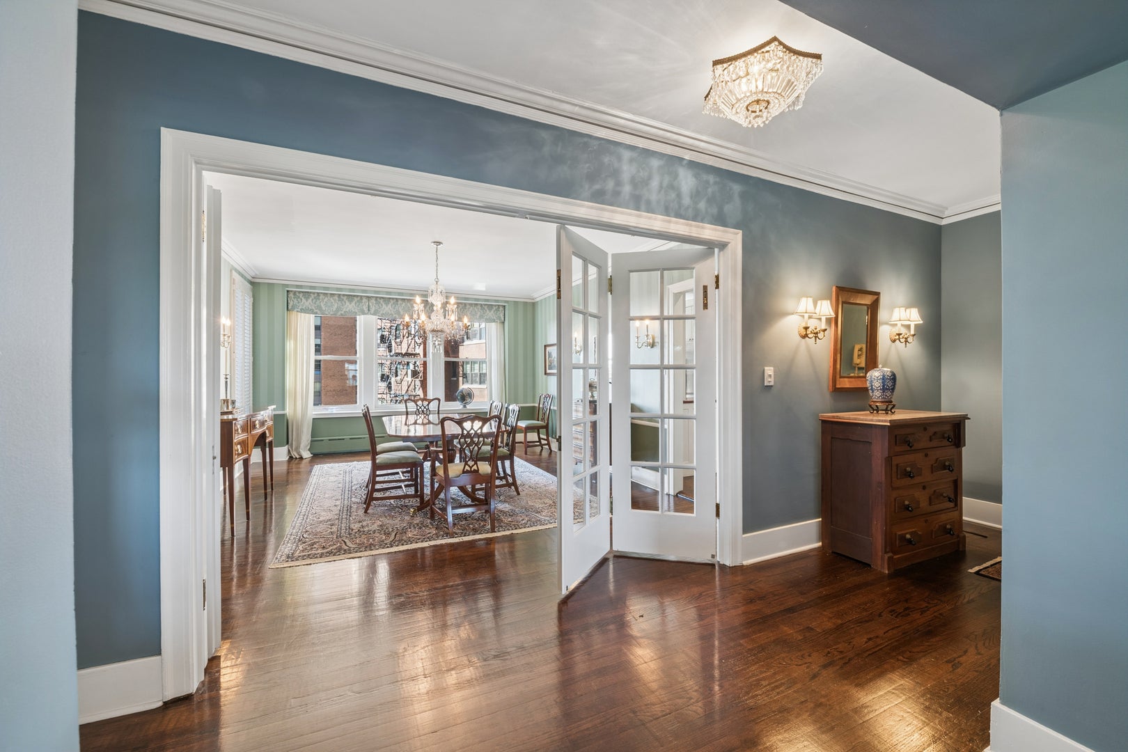 3750 N Lake Shore Drive 6C