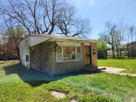 Tiny photo for 6717 S Rhodes Avenue, Chicago, IL 60637 (MLS # 12694166)