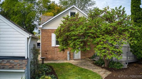 Tiny photo for 609 Mckinley Avenue, Geneva, IL 60134 (MLS # 12475363)