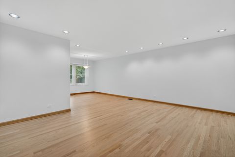 Tiny photo for 1265 Devonshire Road, Buffalo Grove, IL 60089 (MLS # 12492247)