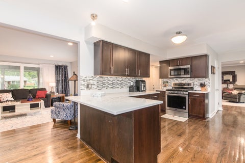 Tiny photo for 2005 E Cayuga Lane, Mount Prospect, IL 60056 (MLS # 12673248)