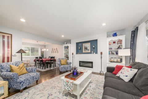 Tiny photo for 2005 E Cayuga Lane, Mount Prospect, IL 60056 (MLS # 12673248)