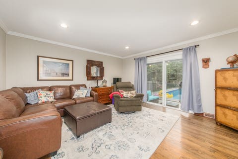Tiny photo for 2005 E Cayuga Lane, Mount Prospect, IL 60056 (MLS # 12673248)