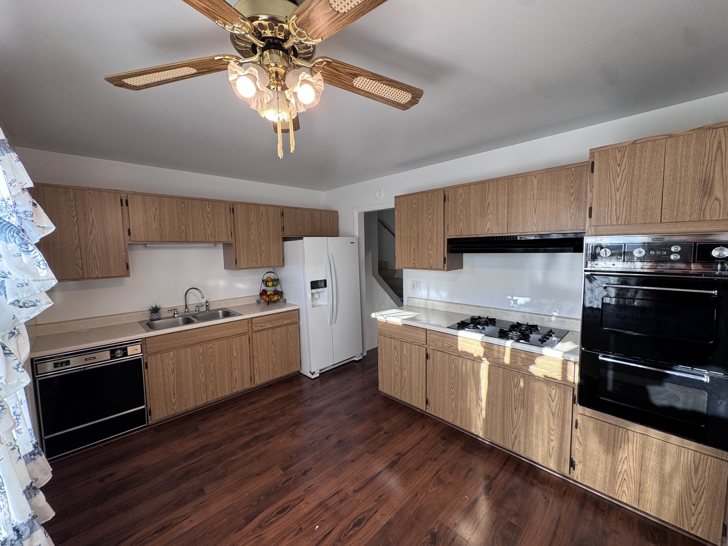 604 N Wilshire Drive