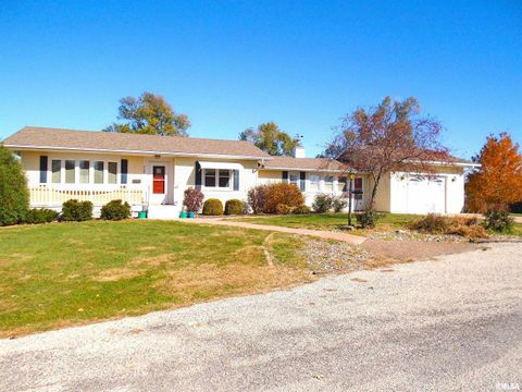 Photo of 702 HIGH Street, Dixon, IA 52745 (MLS # QC4269121)