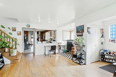 Tiny photo for 3814 W Sherwin Avenue, Lincolnwood, IL 60712 (MLS # 12402131)