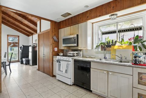 Tiny photo for 3814 W Sherwin Avenue, Lincolnwood, IL 60712 (MLS # 12402131)