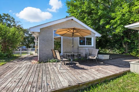 Tiny photo for 3814 W Sherwin Avenue, Lincolnwood, IL 60712 (MLS # 12402131)