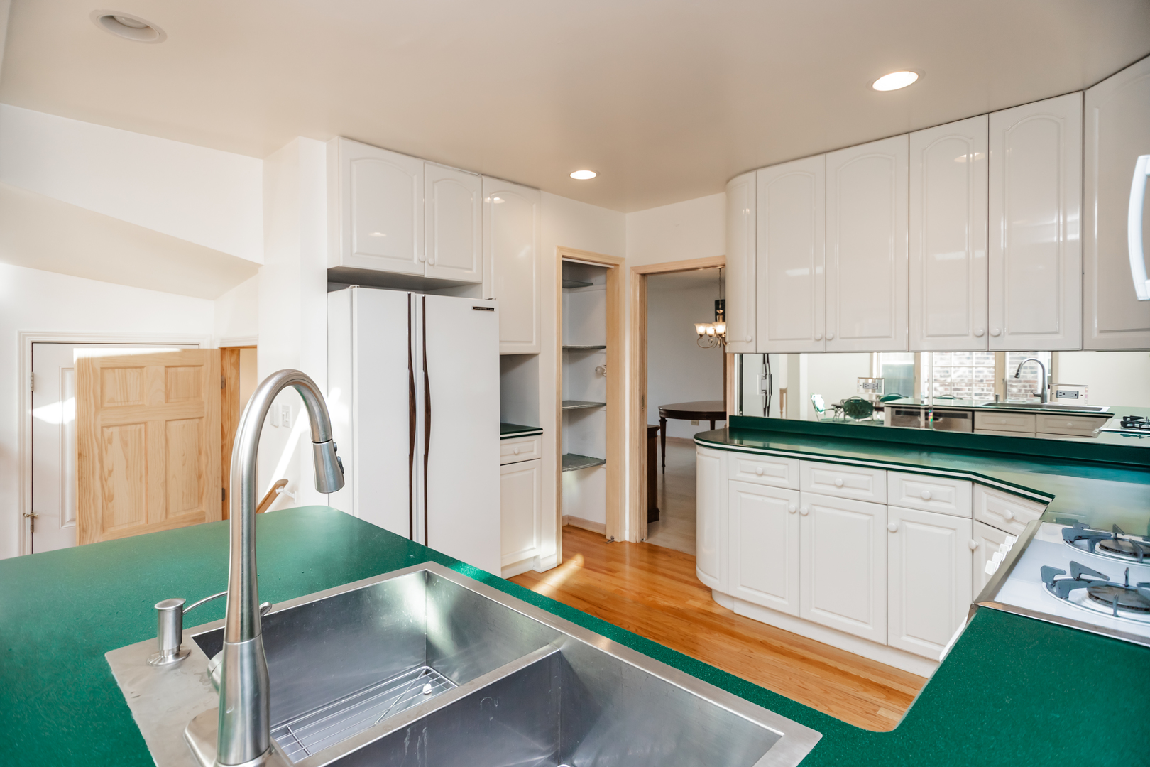 4621 N Anthon Avenue