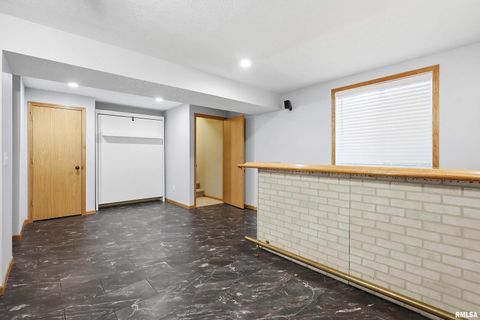 Tiny photo for 1570 Savannah Circle #C3, Davenport, IA 52807 (MLS # QC4269330)