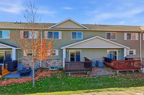 Tiny photo for 1570 Savannah Circle #C3, Davenport, IA 52807 (MLS # QC4269330)