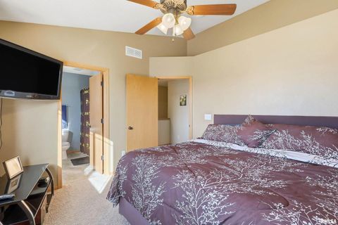 Tiny photo for 1570 Savannah Circle #C3, Davenport, IA 52807 (MLS # QC4269330)