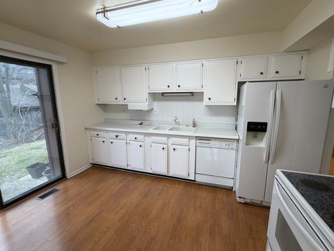 Tiny photo for 1S055 Spring Road #1C, Oakbrook Terrace, IL 60181 (MLS # 12591552)