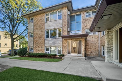 Tiny photo for 6800 N Overhill Avenue #1A, Chicago, IL 60631 (MLS # 12486585)