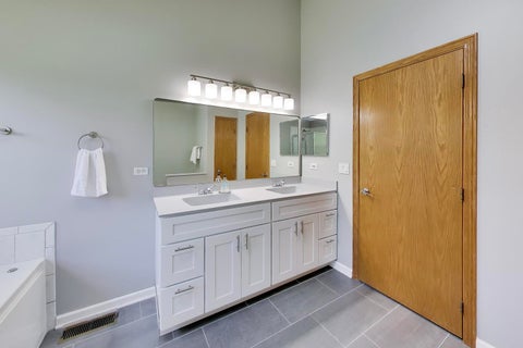 Tiny photo for 14106 Glenwood Court, Libertyville, IL 60048 (MLS # 12723059)