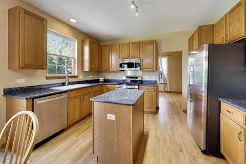 Tiny photo for 14106 Glenwood Court, Libertyville, IL 60048 (MLS # 12723059)